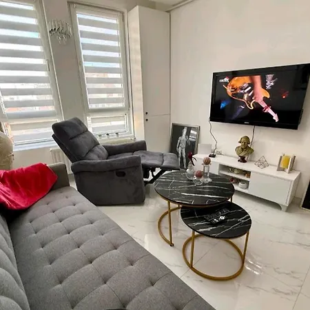 Glavna Lux Κραγκούγιεβατς