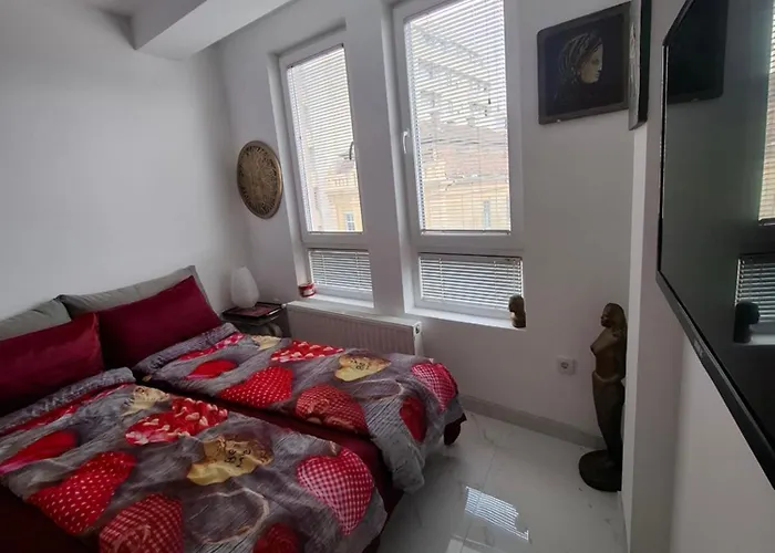 Glavna Lux * Κραγκούγιεβατς